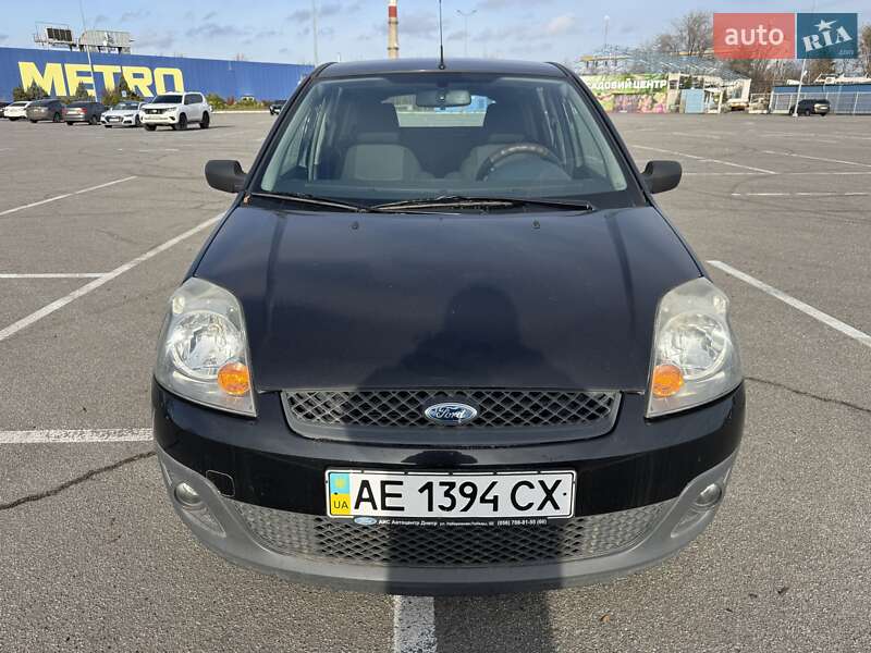 Хетчбек Ford Fiesta 2008 в Дніпрі