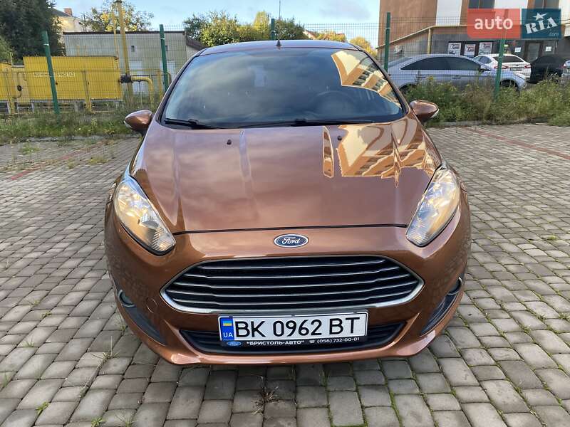 Хетчбек Ford Fiesta 2015 в Рівному фото 2 Хетчбек Ford Fiesta 2015 в Рівному