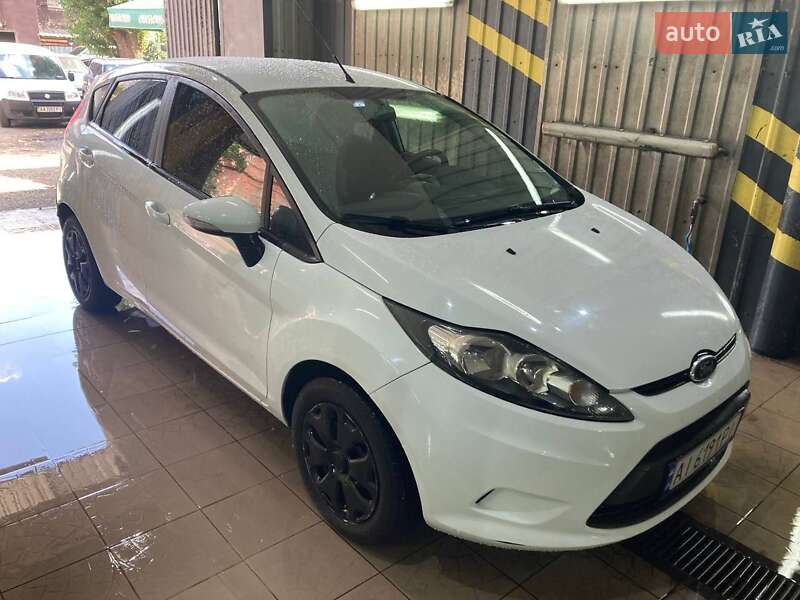 Хетчбек Ford Fiesta 2011 в Ірпені фото 9 Хетчбек Ford Fiesta 2011 в Ірпені