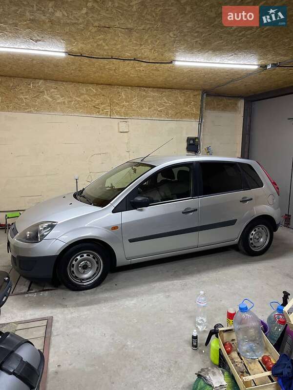 Хэтчбек Ford Fiesta 2007 в Днепре