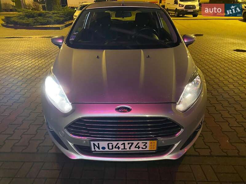 Хетчбек Ford Fiesta 2015 в Харкові