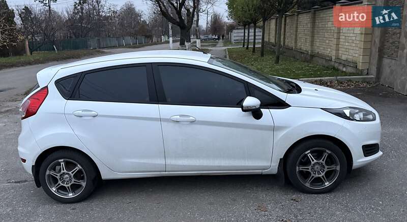 Хетчбек Ford Fiesta 2016 в Харкові