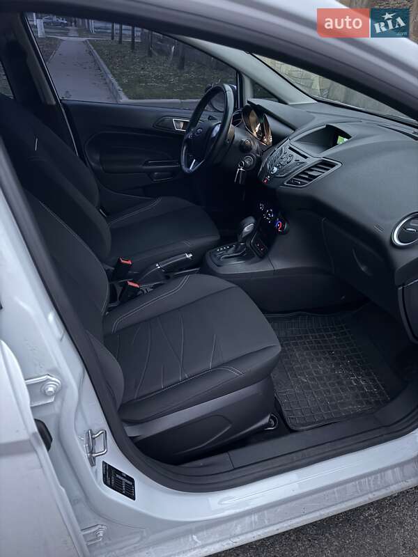 Хетчбек Ford Fiesta 2016 в Харкові