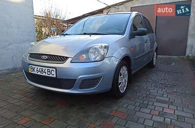 Хэтчбек Ford Fiesta 2006 в Здолбунове