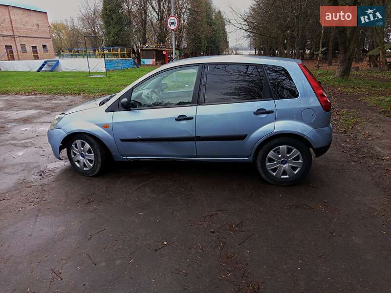 Хетчбек Ford Fiesta 2005 в Млиніві фото 2 Хетчбек Ford Fiesta 2005 в Млиніві