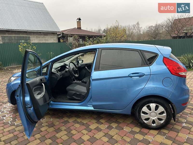 Хетчбек Ford Fiesta 2010 в Радехові