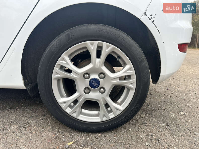 Хетчбек Ford Fiesta 2014 в Одесі