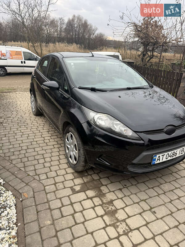 Седан Ford Fiesta 2009 в Калуше