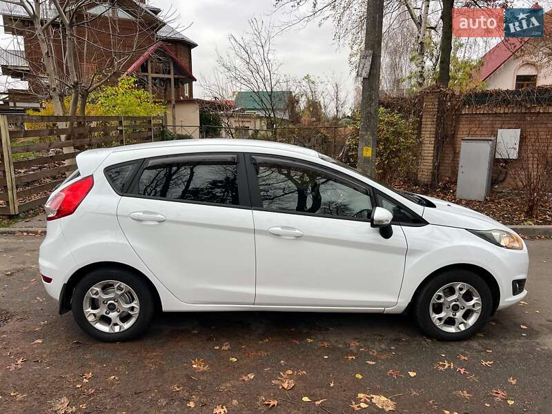 Хетчбек Ford Fiesta 2013 в Києві