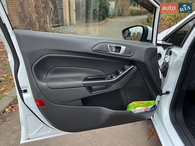 Хетчбек Ford Fiesta 2013 в Києві