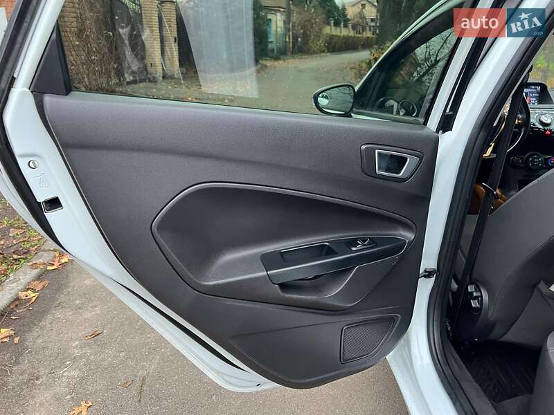 Хетчбек Ford Fiesta 2013 в Києві