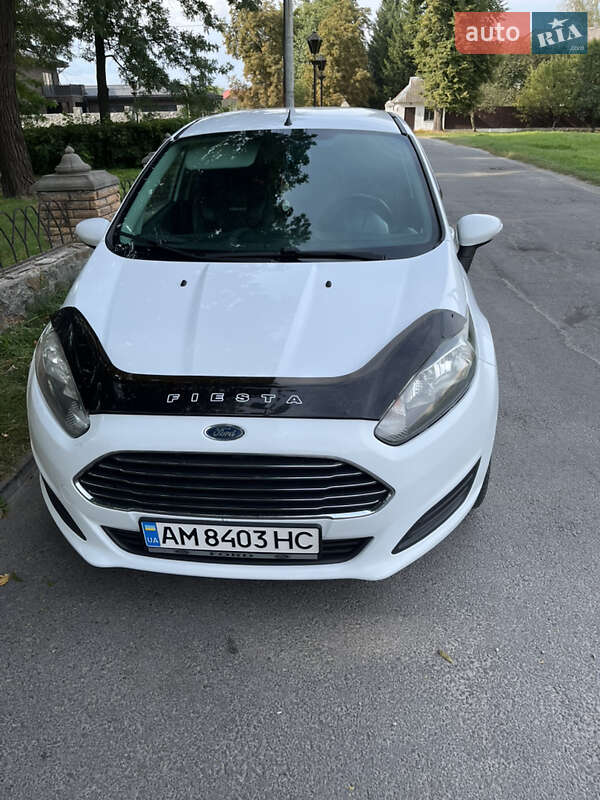 Хэтчбек Ford Fiesta 2013 в Звягеле