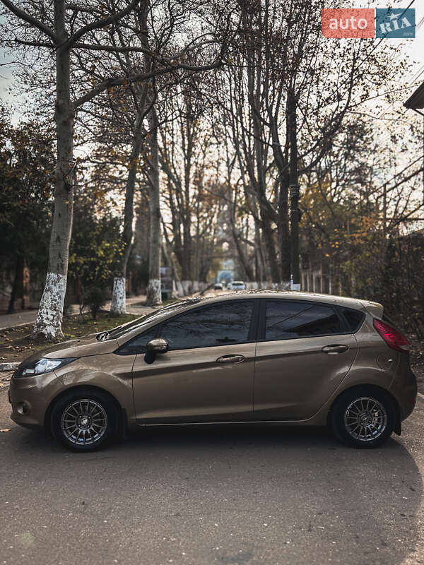 Хэтчбек Ford Fiesta 2012 в Одессе