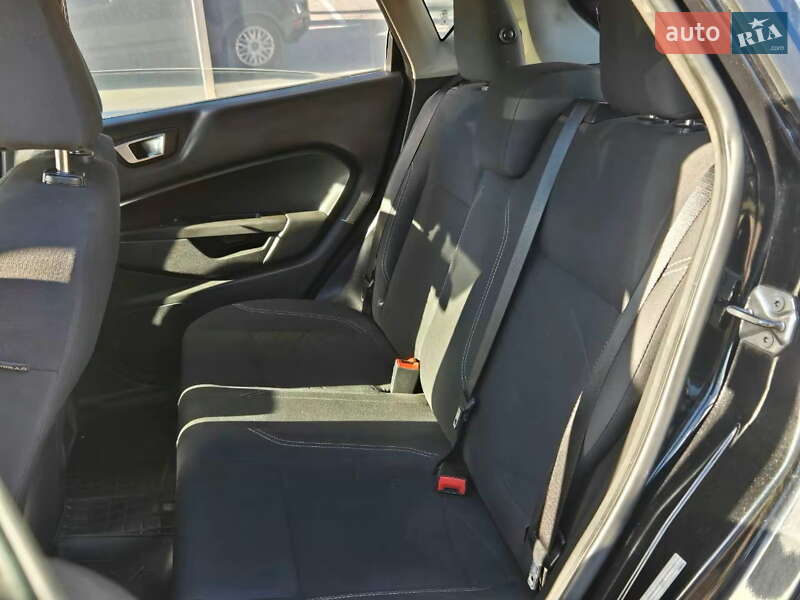 Хетчбек Ford Fiesta 2014 в Києві