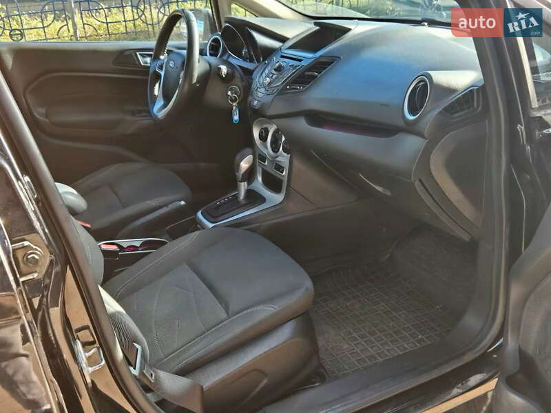 Хетчбек Ford Fiesta 2014 в Києві