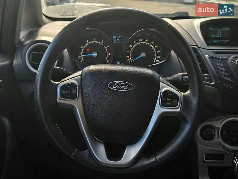 Хетчбек Ford Fiesta 2014 в Києві