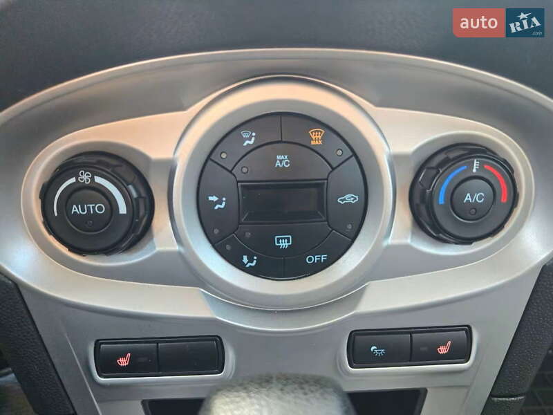 Хетчбек Ford Fiesta 2014 в Києві