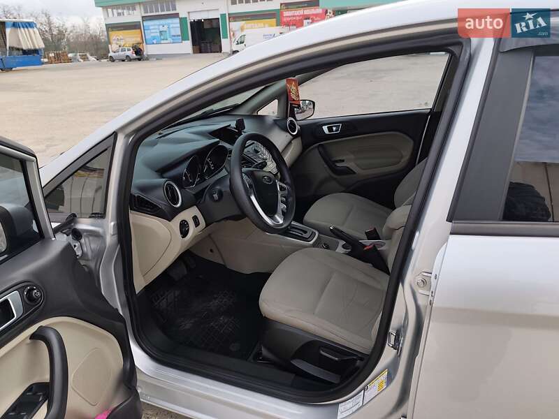 Хэтчбек Ford Fiesta 2015 в Никополе