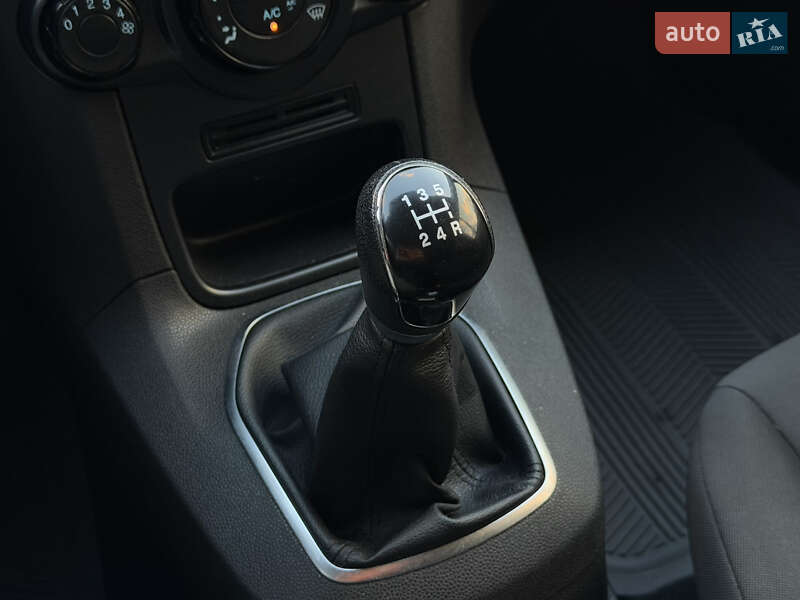 Хэтчбек Ford Fiesta 2015 в Киеве