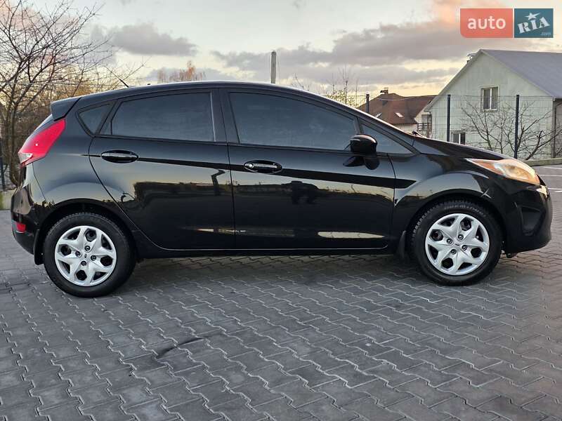 Хэтчбек Ford Fiesta 2013 в Хмельницком