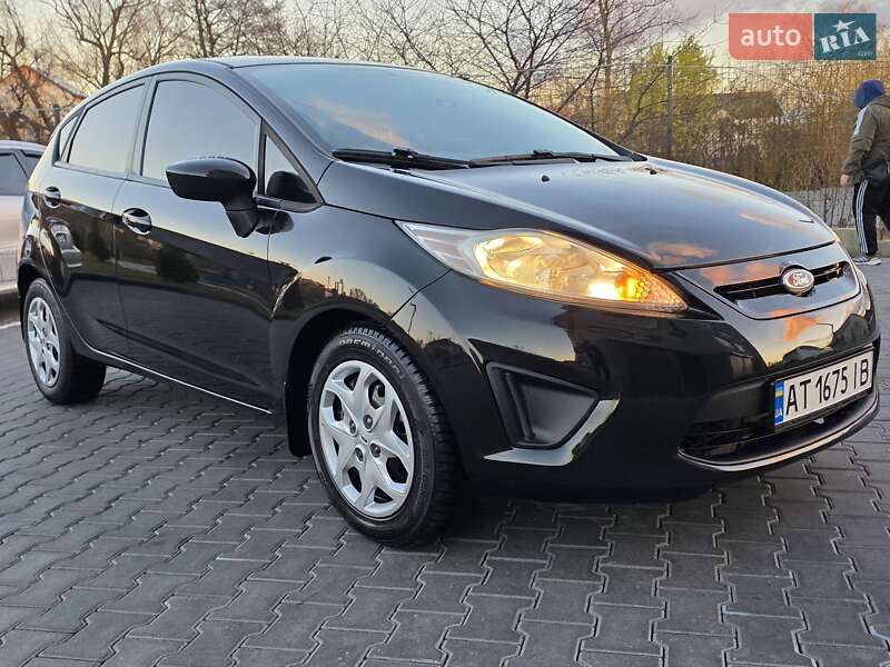 Хэтчбек Ford Fiesta 2013 в Хмельницком