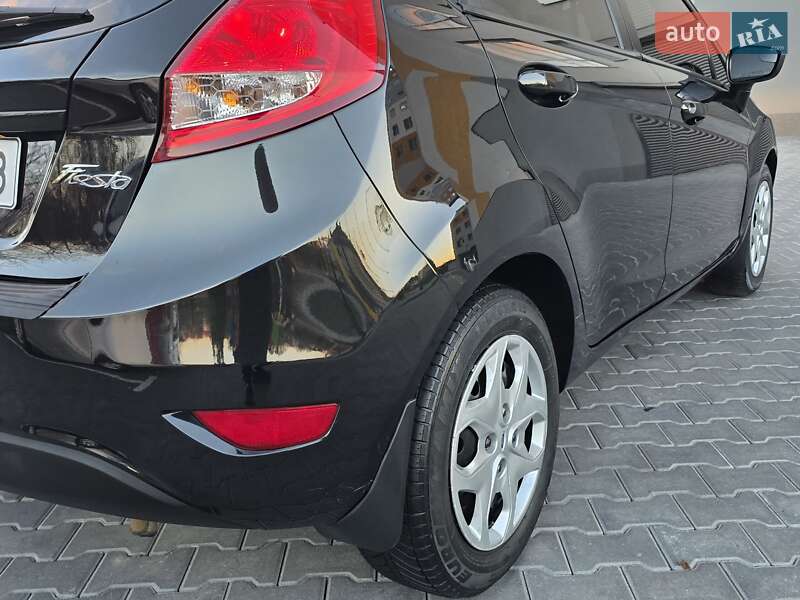 Хэтчбек Ford Fiesta 2013 в Хмельницком