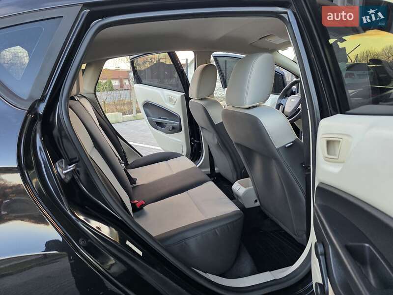 Хэтчбек Ford Fiesta 2013 в Хмельницком