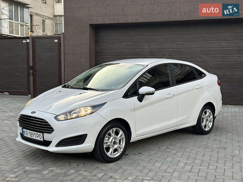Седан Ford Fiesta 2015 в Миколаєві
