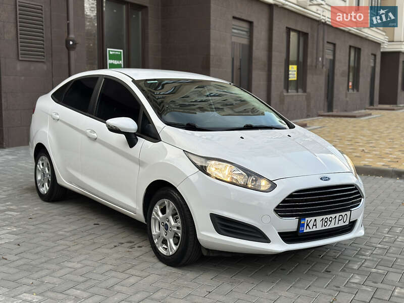 Седан Ford Fiesta 2015 в Миколаєві