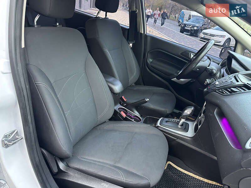 Седан Ford Fiesta 2015 в Миколаєві