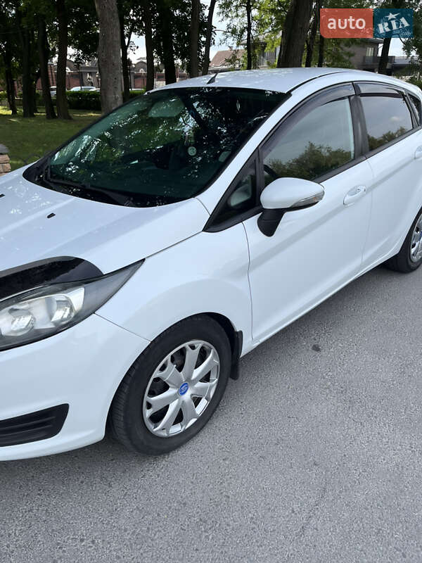 Хэтчбек Ford Fiesta 2013 в Звягеле