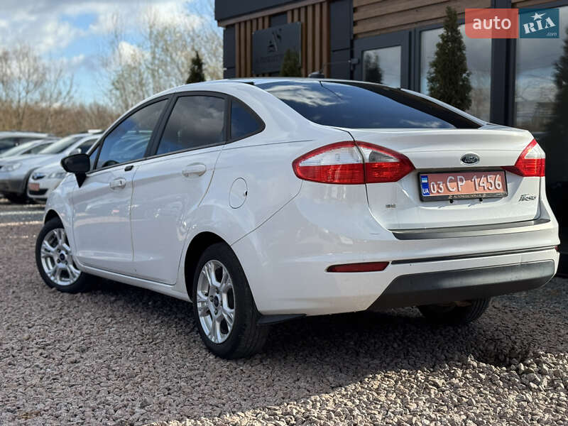 Седан Ford Fiesta 2016 в Дрогобичі