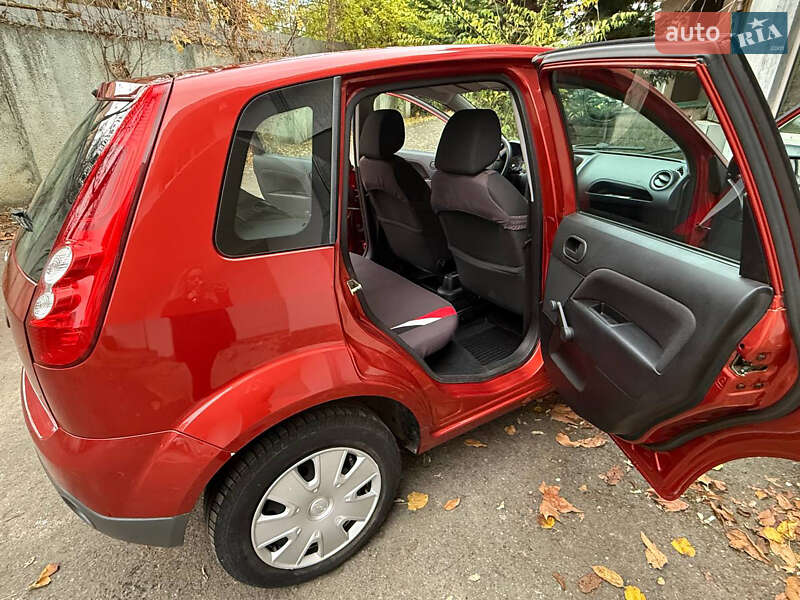 Хэтчбек Ford Fiesta 2007 в Одессе