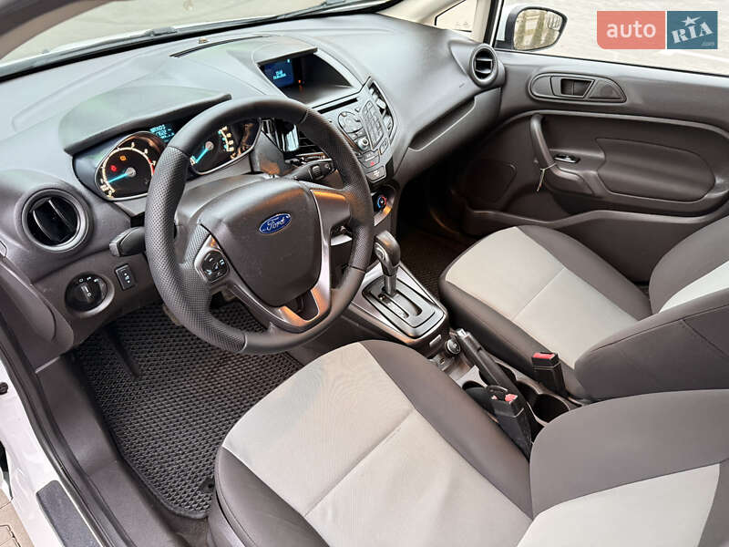 Хетчбек Ford Fiesta 2016 в Вінниці