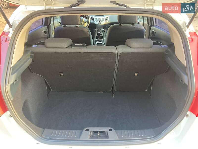 Хетчбек Ford Fiesta 2011 в Ірпені