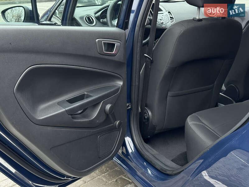 Хэтчбек Ford Fiesta 2015 в Днепре фото 23 Хэтчбек Ford Fiesta 2015 в Днепре