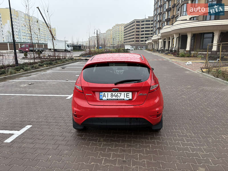 Хетчбек Ford Fiesta 2012 в Софіївській Борщагівці