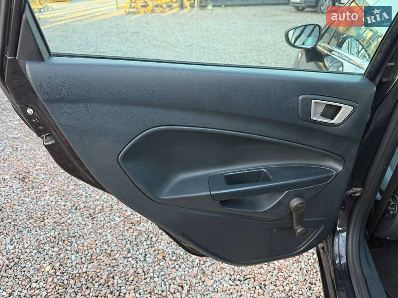 Хэтчбек Ford Fiesta 2012 в Стрые