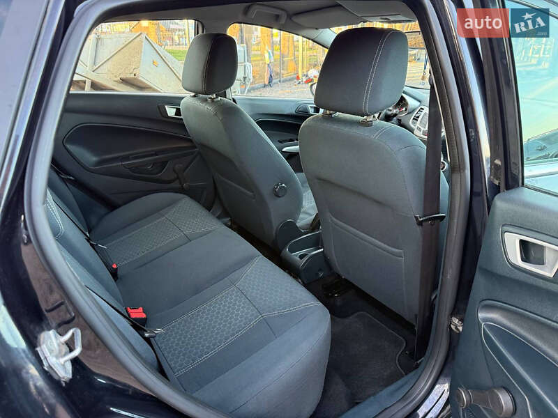 Хэтчбек Ford Fiesta 2012 в Стрые