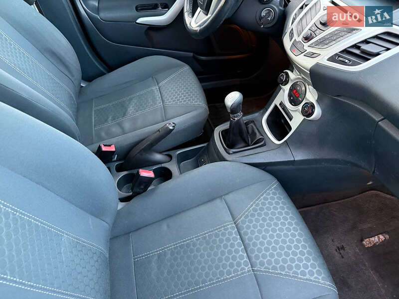 Хэтчбек Ford Fiesta 2012 в Стрые