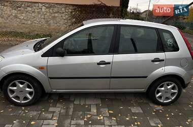 Хэтчбек Ford Fiesta 2003 в Здолбунове