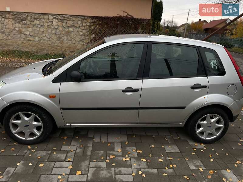 Хетчбек Ford Fiesta 2003 в Здолбуніві