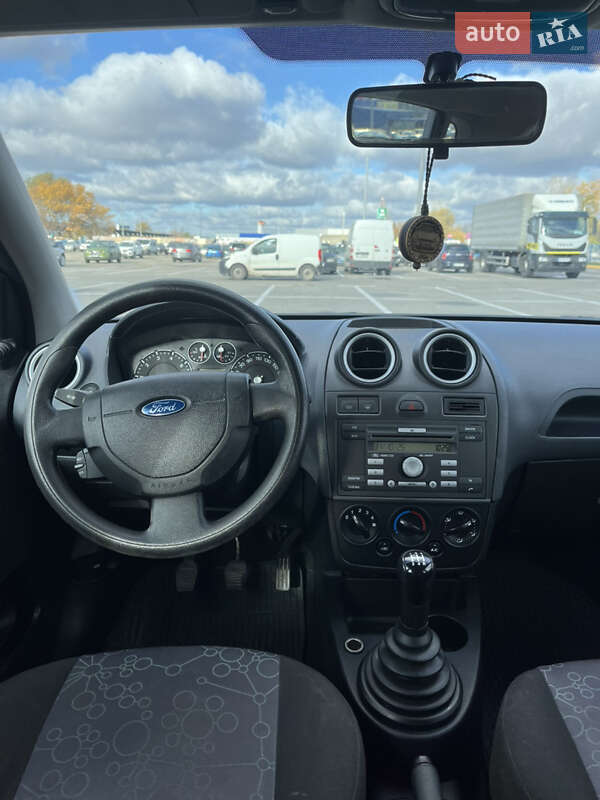 Хэтчбек Ford Fiesta 2006 в Киеве