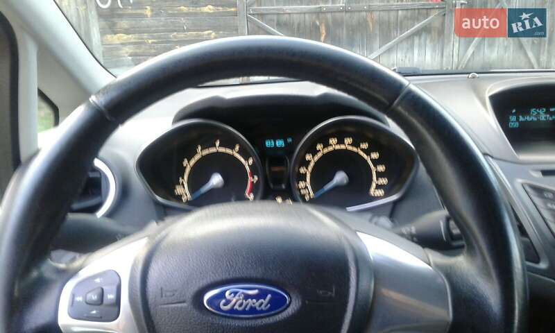 Хэтчбек Ford Fiesta 2013 в Маневичах