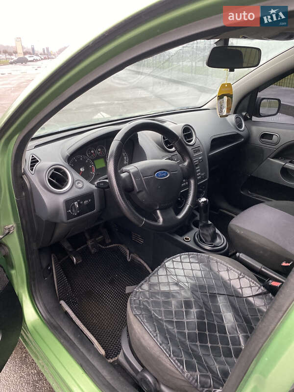 Хетчбек Ford Fiesta 2006 в Києві