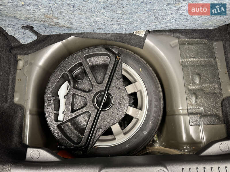 Хетчбек Ford Fiesta 2013 в Івано-Франківську