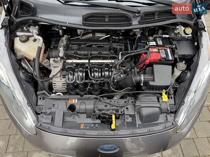 Хетчбек Ford Fiesta 2013 в Івано-Франківську