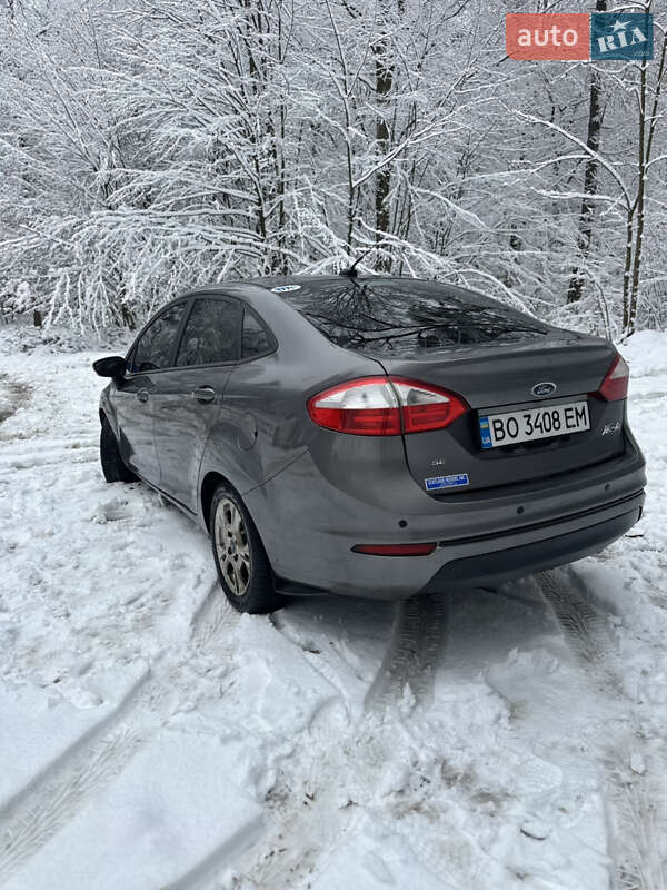 Седан Ford Fiesta 2013 в Львові