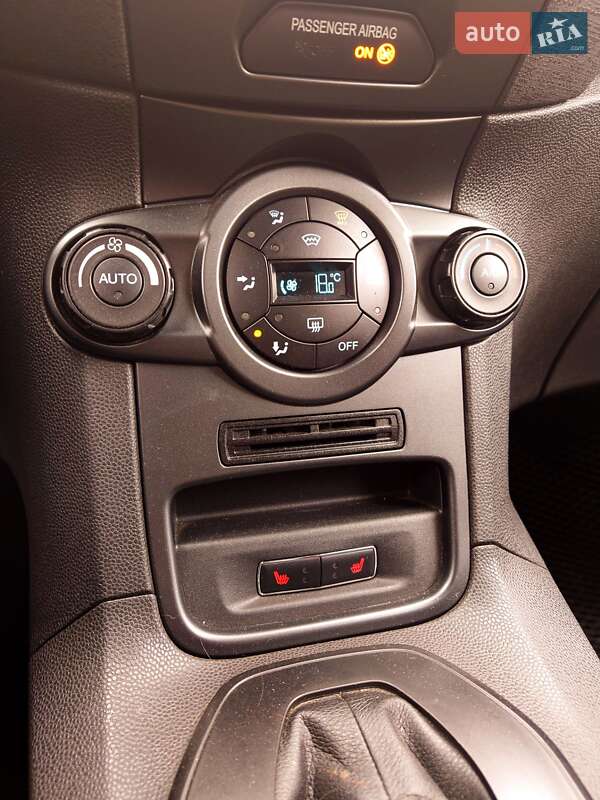 Хетчбек Ford Fiesta 2016 в Києві