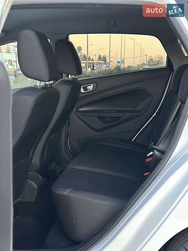 Хетчбек Ford Fiesta 2017 в Тернополі